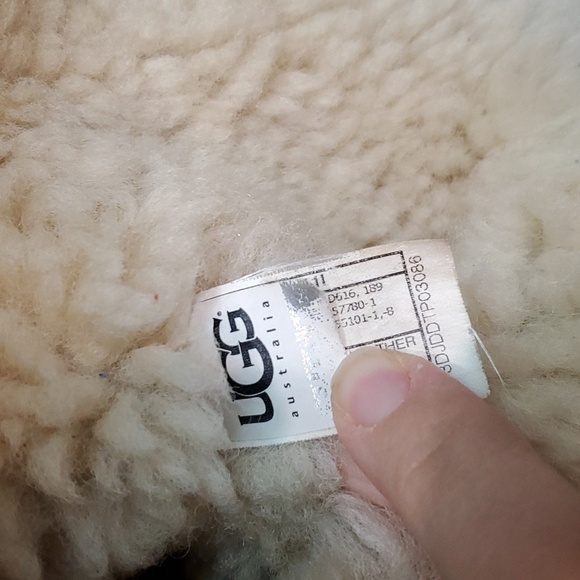 Ugg Australia Women 1873 Tall 3 button Leather Sheepskin Boots shoes sz 7 - Picture 13 of 13